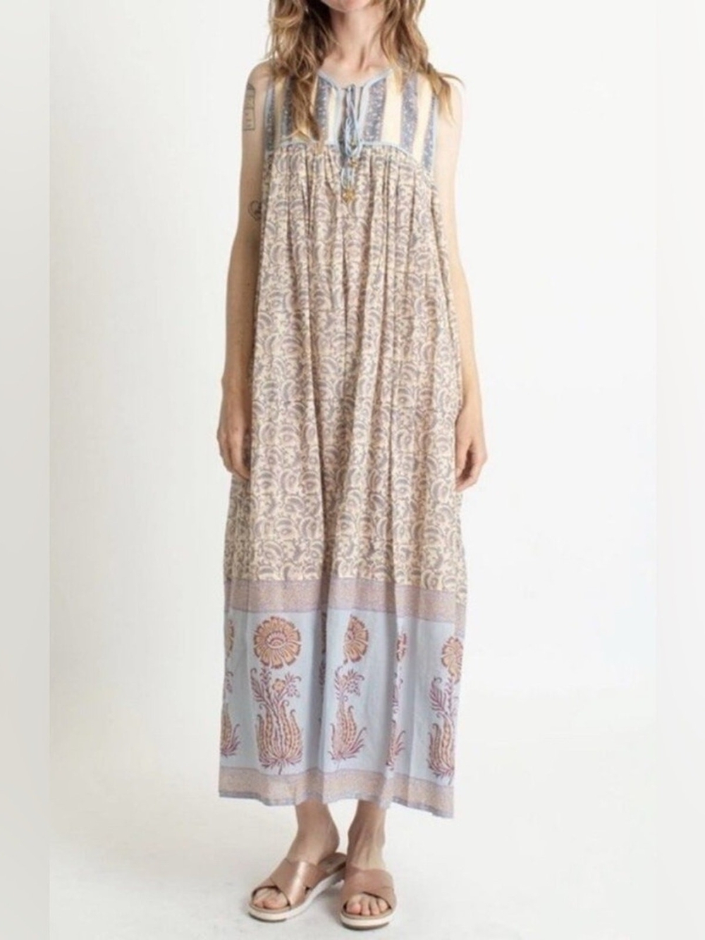 Daughters of India Aahna Bohemian Paisley Floral print Sleeveless Maxi Dress